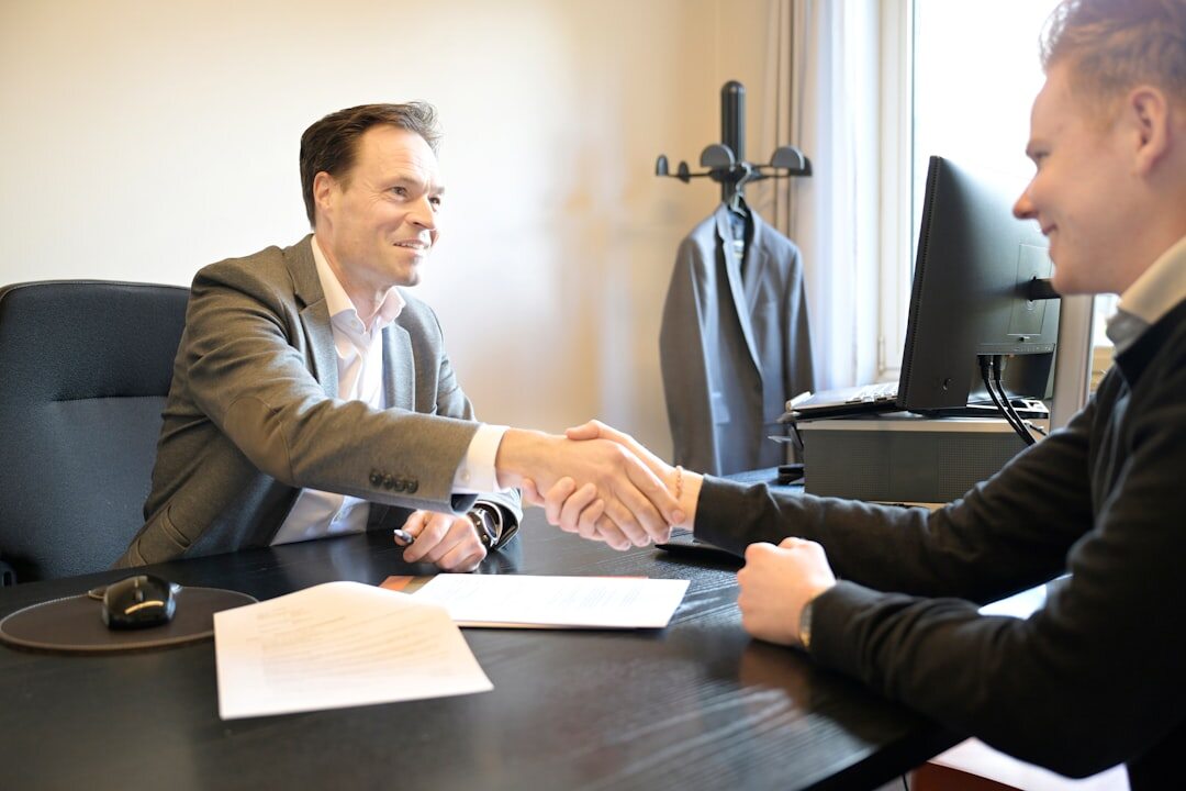 business handshake agreement
